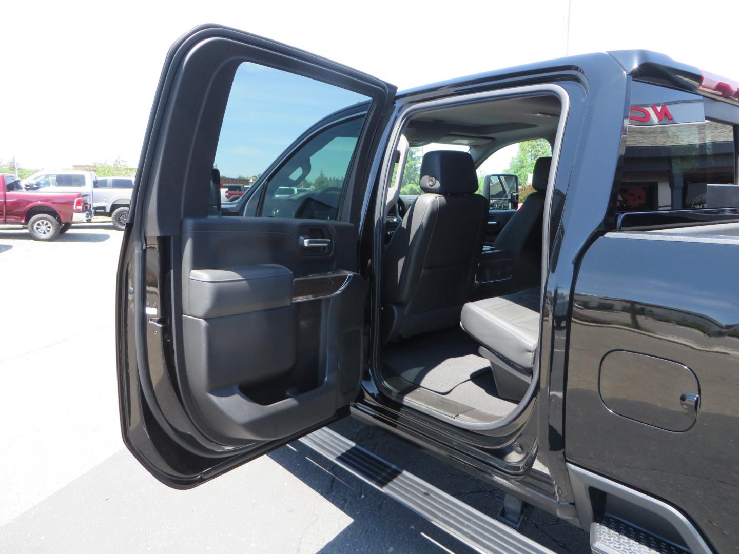 2022 BLACK /BLACK GMC Sierra 2500HD Denali Crew Cab 4WD (1GT49REY0NF) with an 6.6L V8 OHV 16 DIESEL engine, 6A transmission, located at 2630 Grass Valley Highway, Auburn, CA, 95603, (530) 508-5100, 38.937893, -121.095482 - Features a BDS 3" suspension system with Fox shocks, 20" Fuel Maverick wheels, and 35" Nitto Ridge Grappler tires. - Photo#40